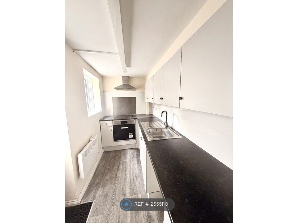 Property photo 1 of 6 Kitchen