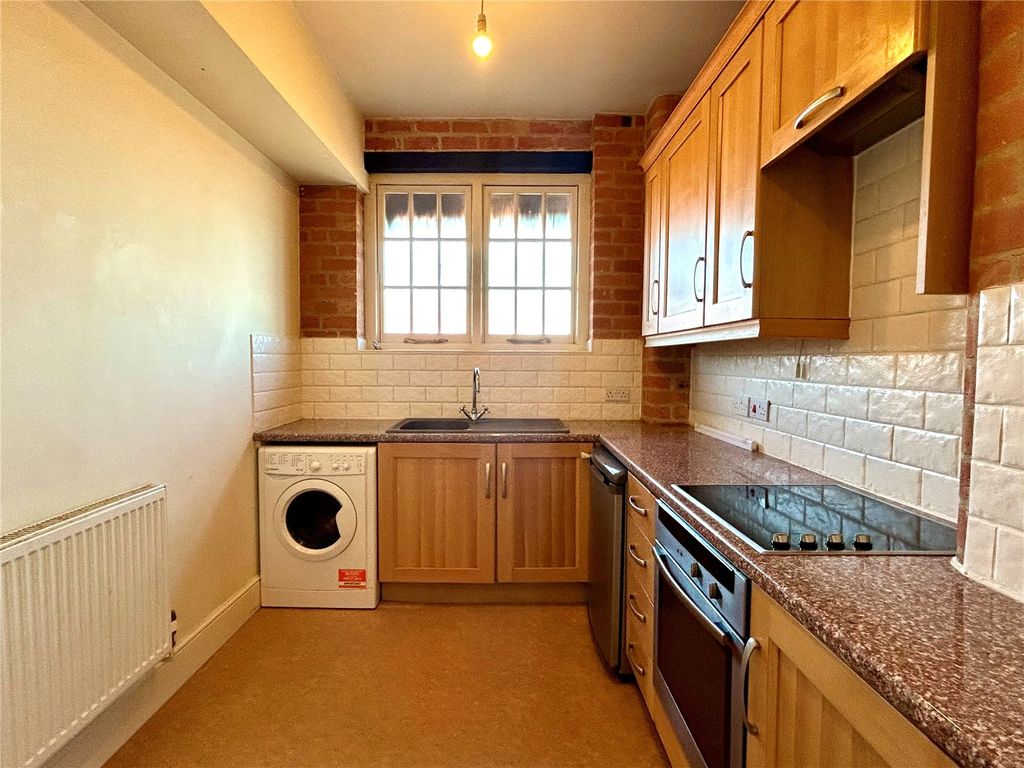 Property photo 3 of 15 Picture No. 16