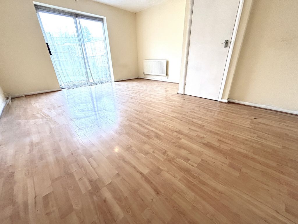 Property photo 2 of 10 Photo 4