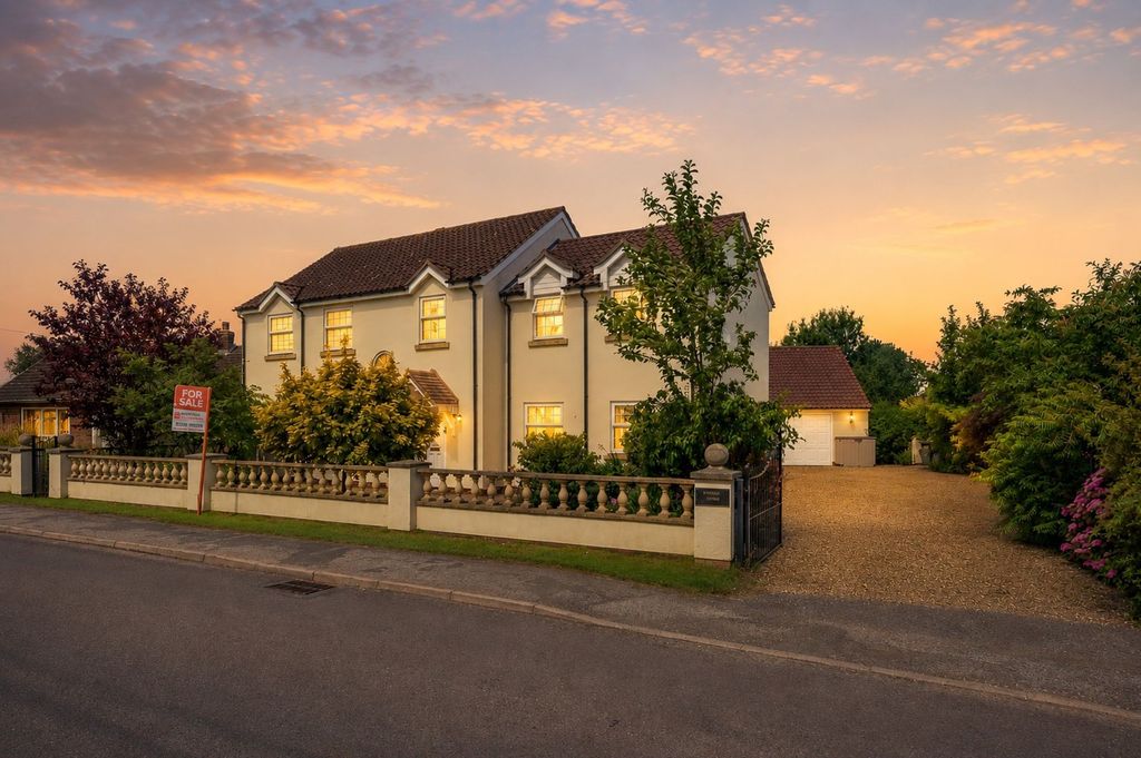 Property photo 2 of 35