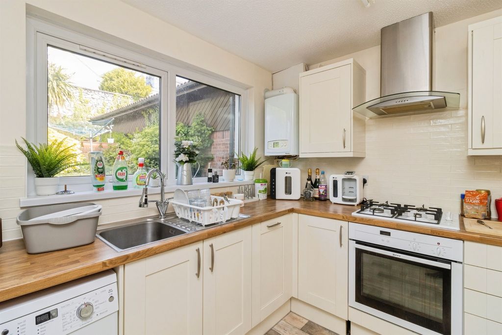 Property photo 3 of 16