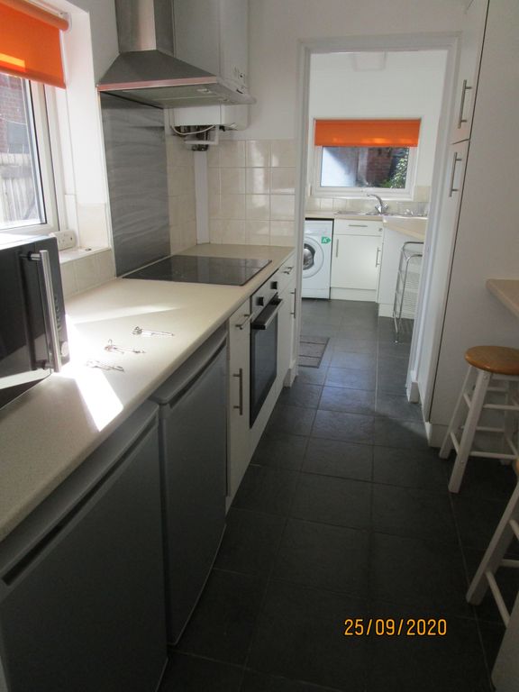 Property photo 2 of 7 Stylish Kitchen