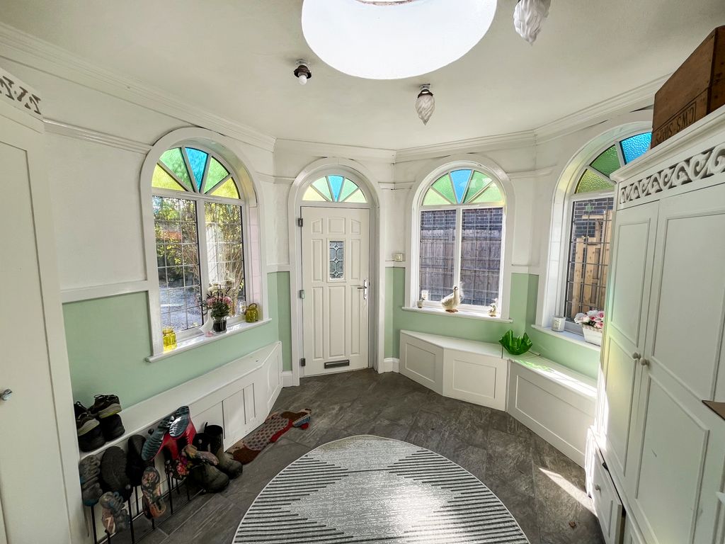 Property photo 2 of 21 Entrance Porch