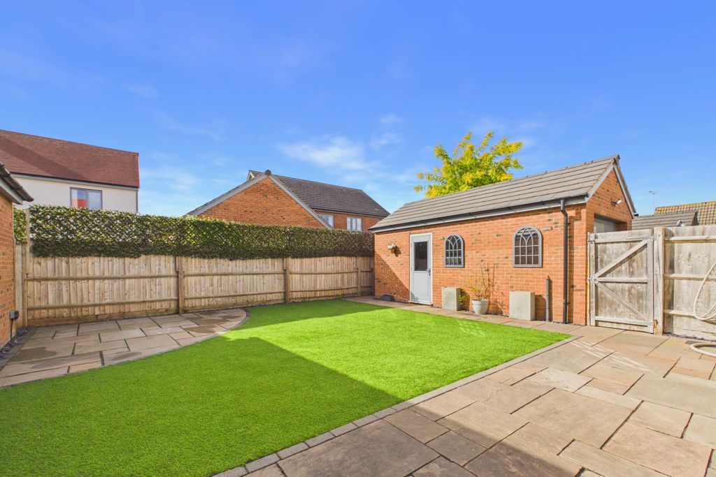 Property photo 3 of 16 Picture No. 13