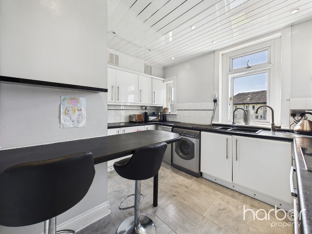 Property photo 3 of 20 4348766