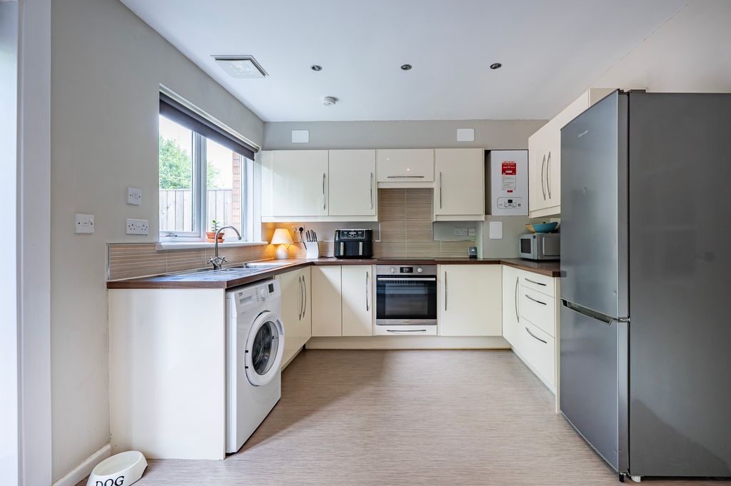 Property photo 2 of 32