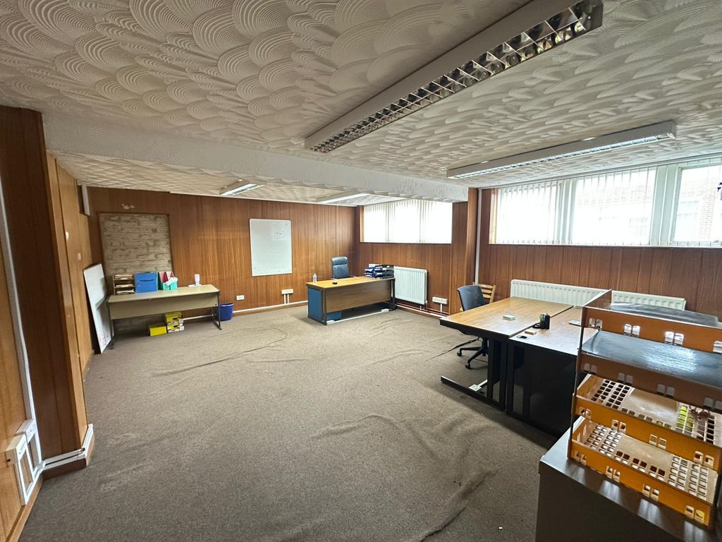 Property photo 2 of 5