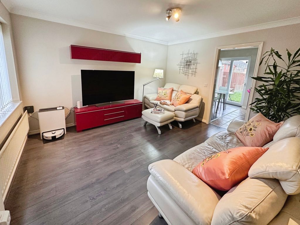 Property photo 2 of 8