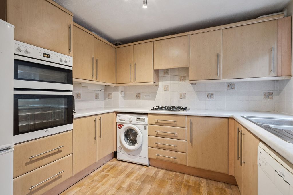 Property photo 3 of 9