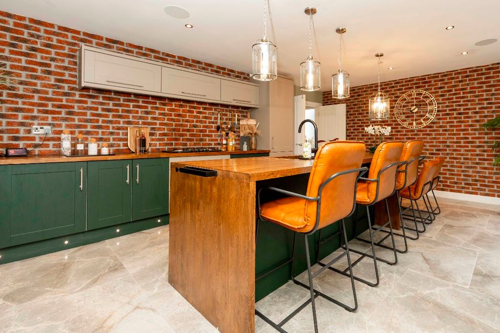 Property photo 2 of 55