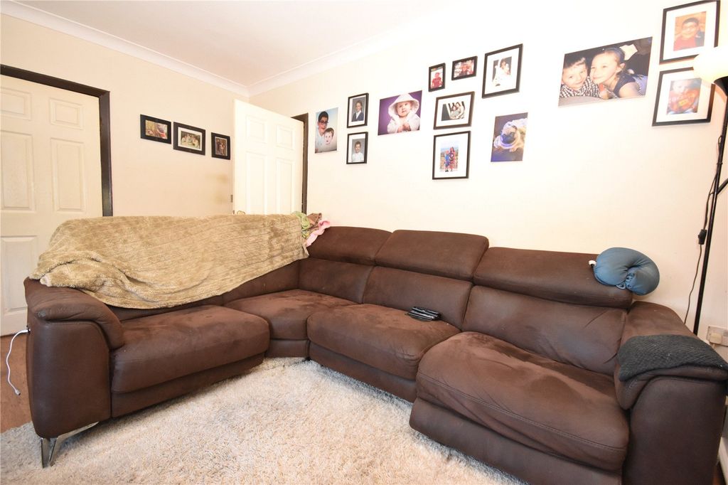 Property photo 3 of 16 Picture No. 10