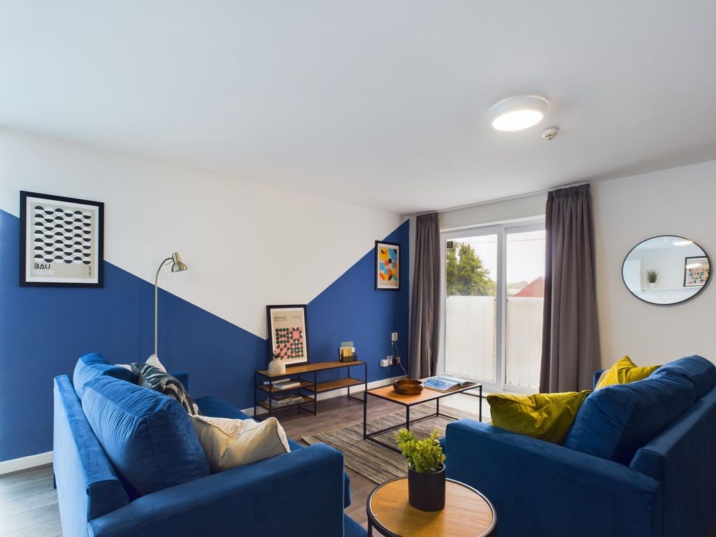 Property photo 1 of 8 A Spacious And Inviting Large Modern Living Room, ...