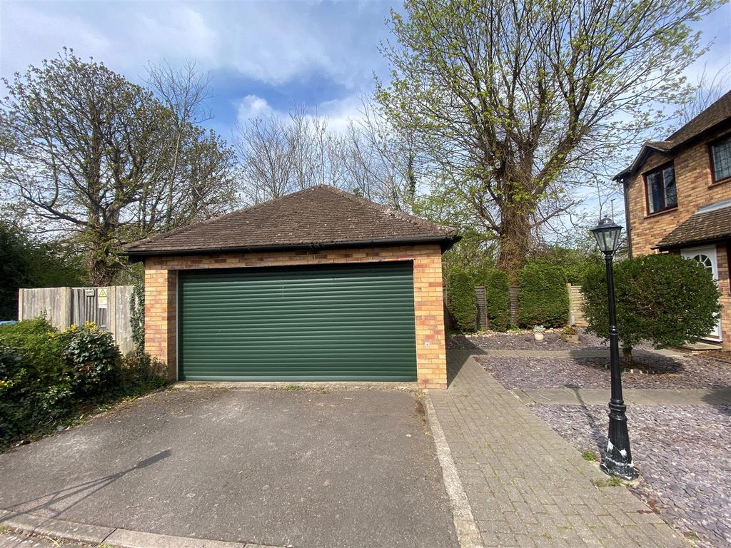 Property photo 2 of 12
