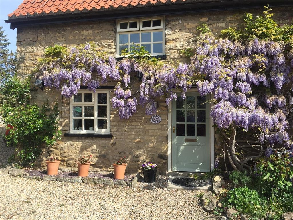 Property photo 1 of 27