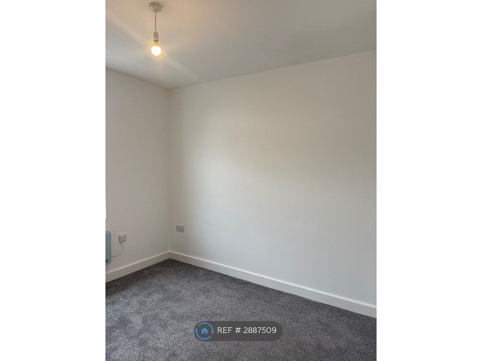Property photo 3 of 28