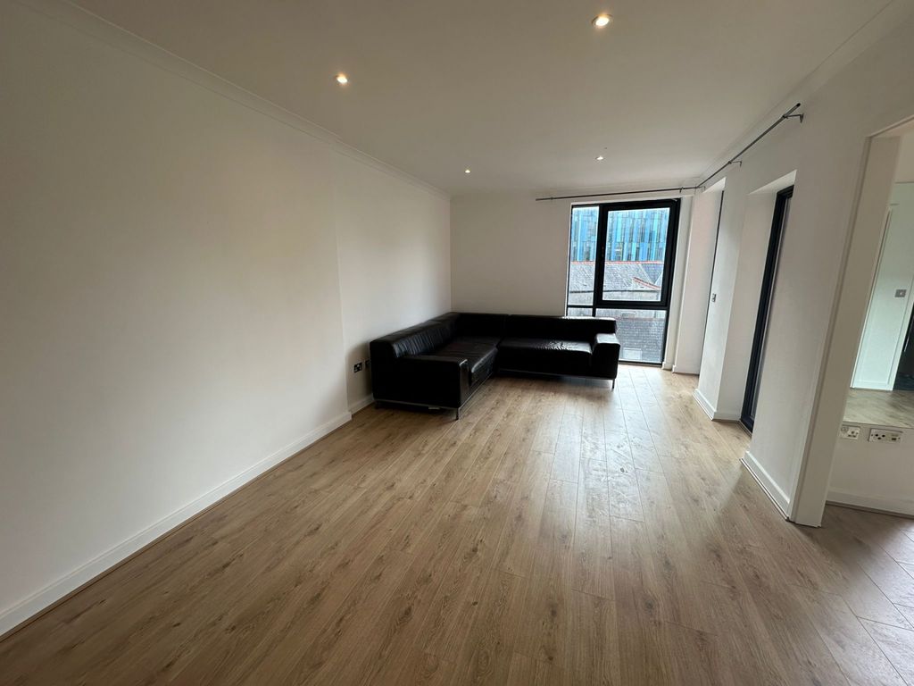 Property photo 3 of 6 Gallery