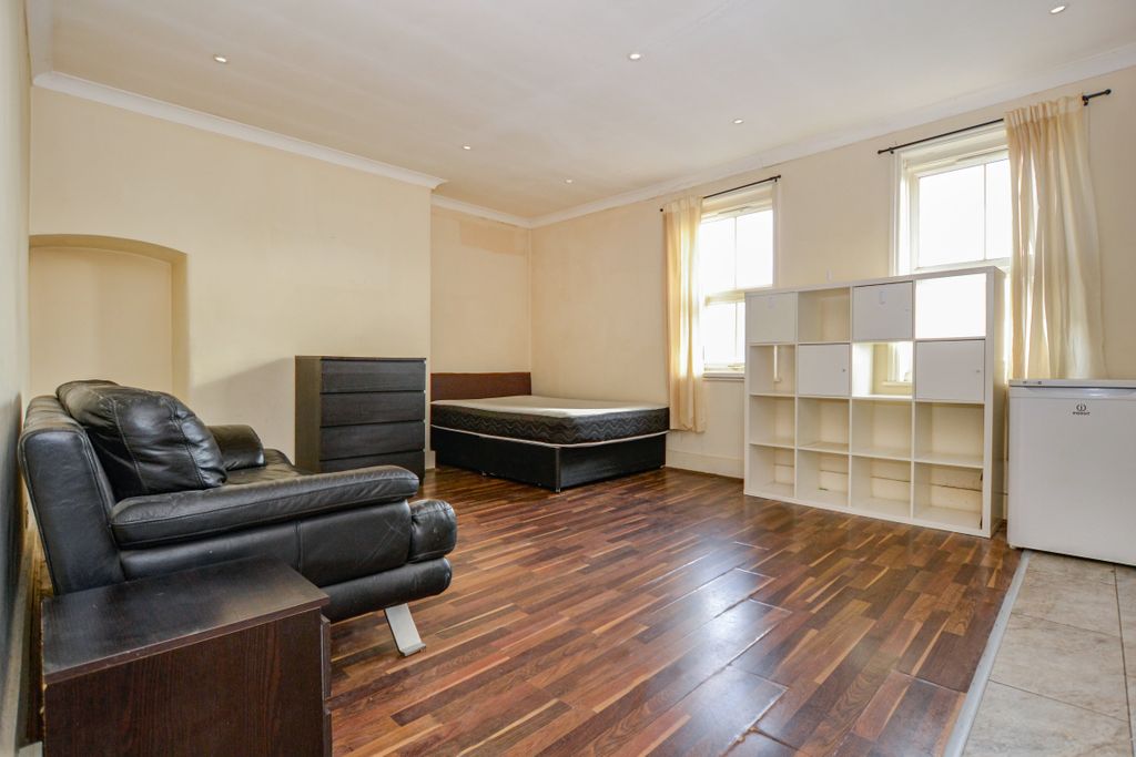 Property photo 2 of 3