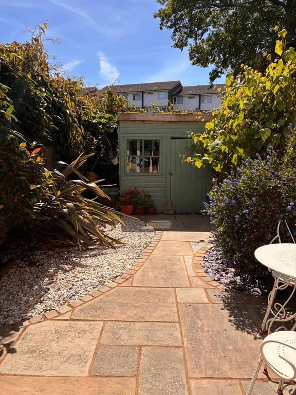 Property photo 2 of 13 Garden