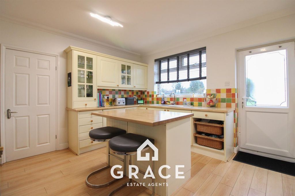 Property photo 2 of 22 Kitchen