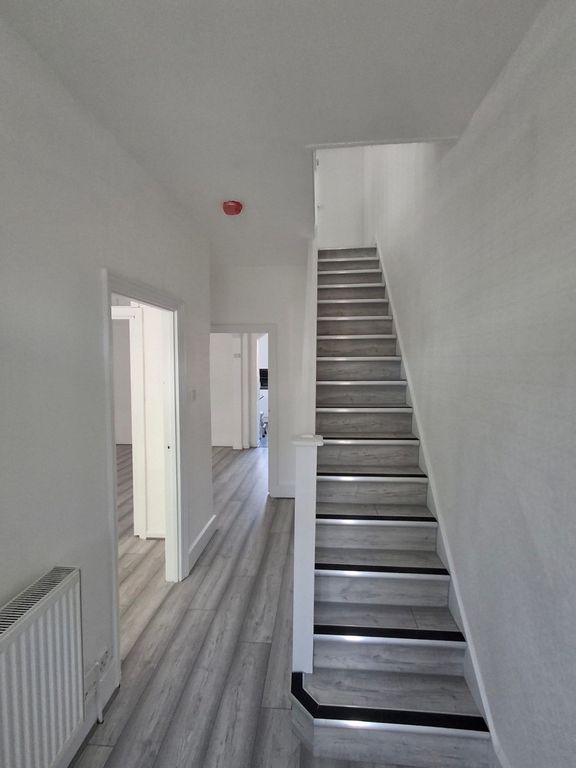 Property photo 3 of 13 Photo 9