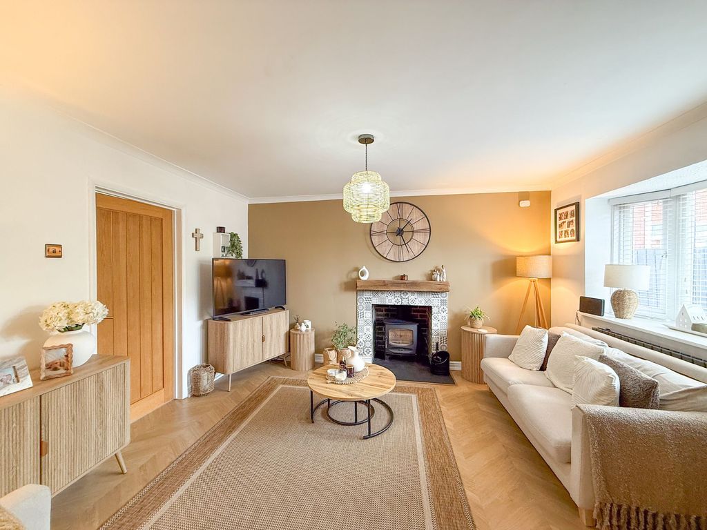 Property photo 3 of 43