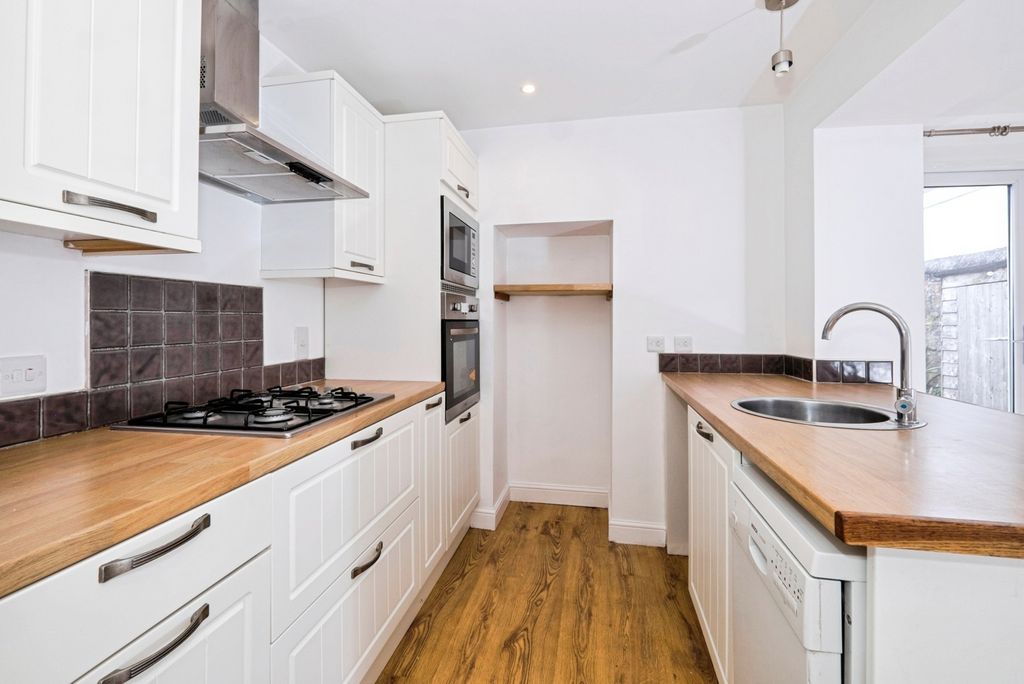 Property photo 2 of 14 Pbox-Img.Jpg