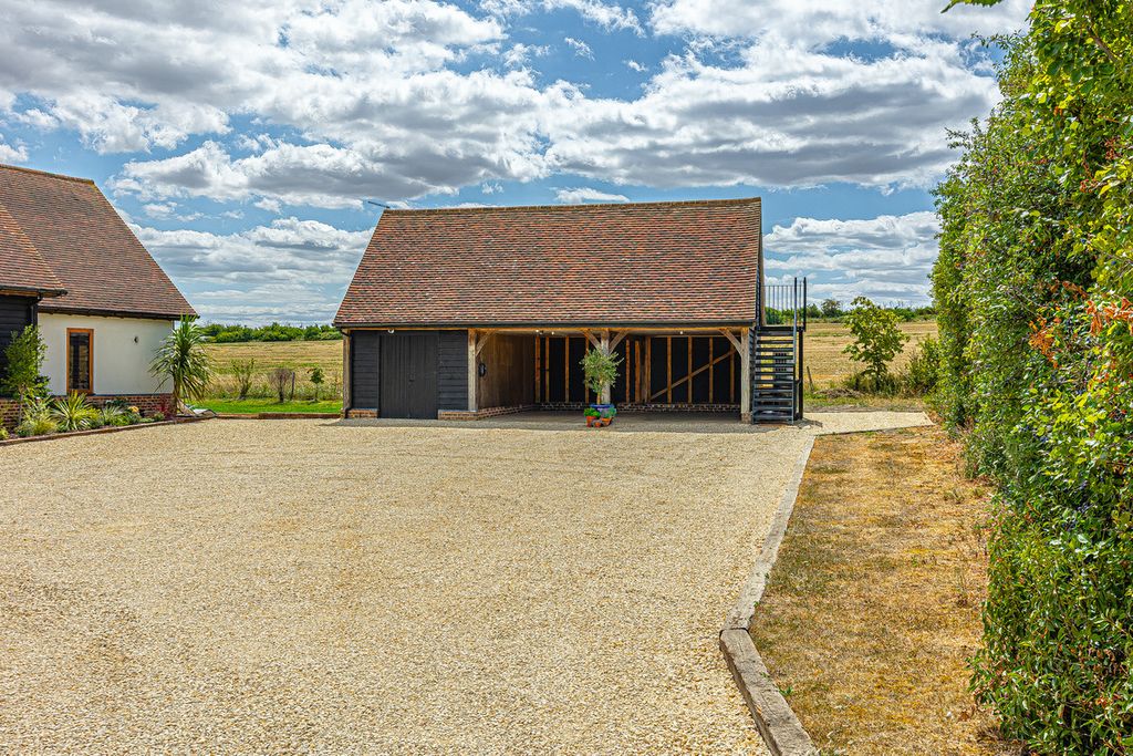 Property photo 2 of 50