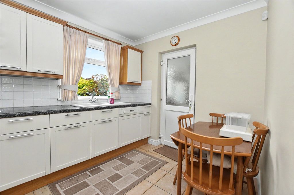 Property photo 3 of 11 Picture No. 10