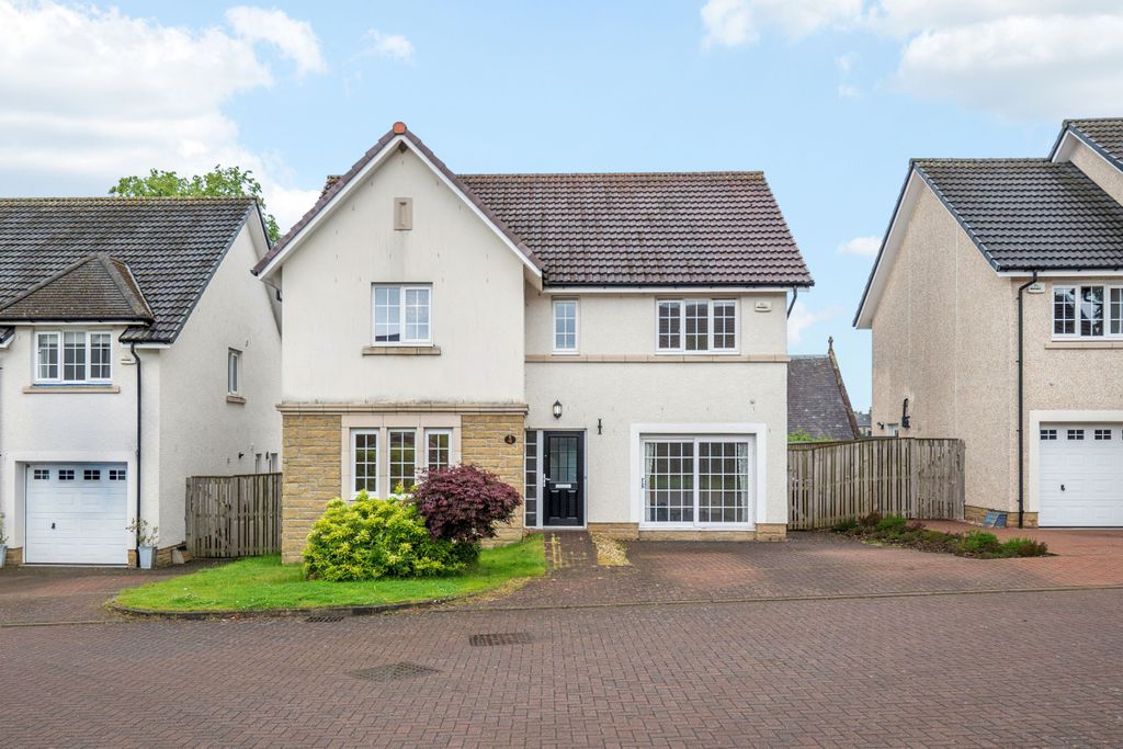 Property photo 1 of 41