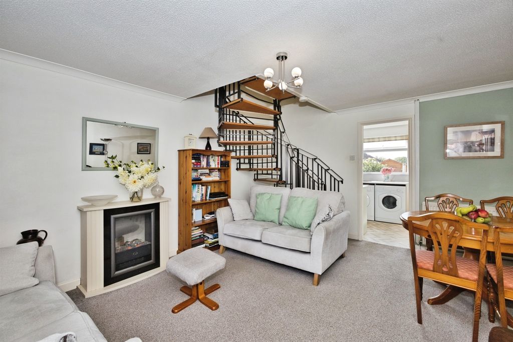 Property photo 2 of 17