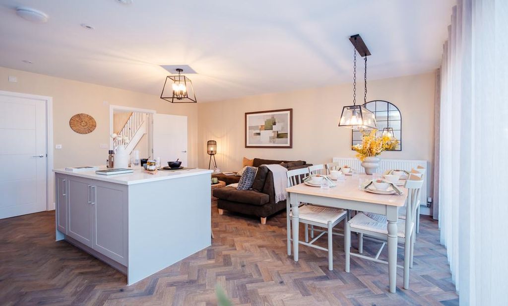 Property photo 2 of 8 Dandara - Zoopla -