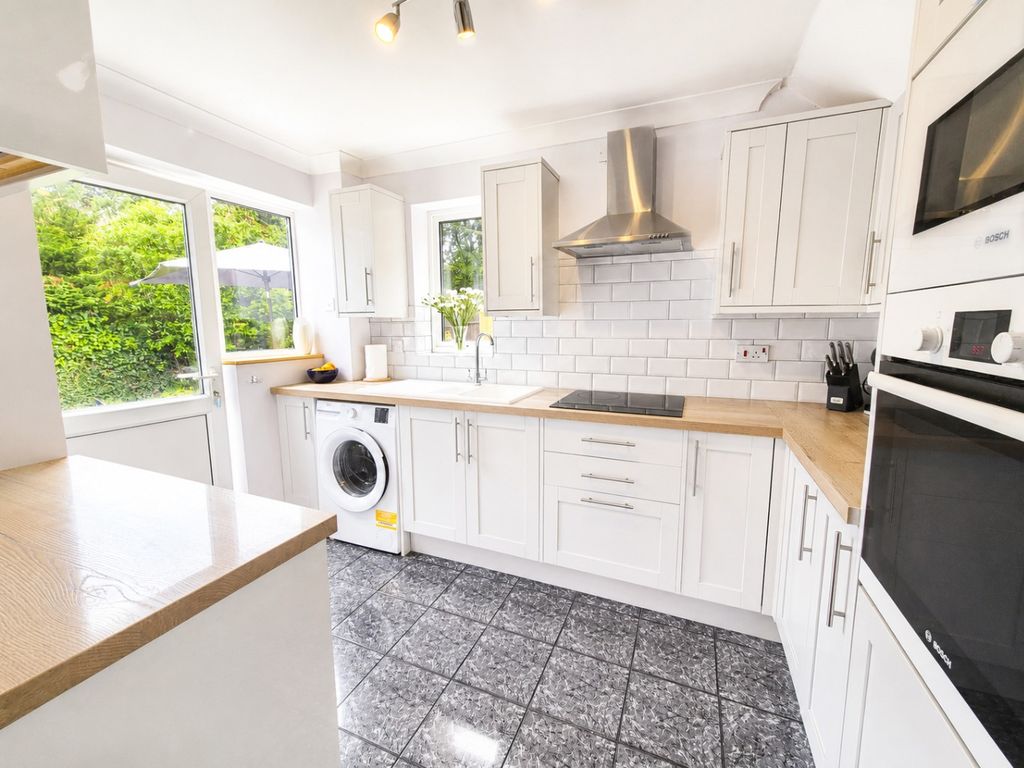 Property photo 2 of 15 5266602