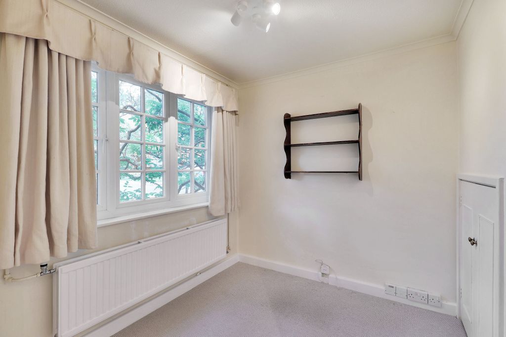 Property photo 3 of 28