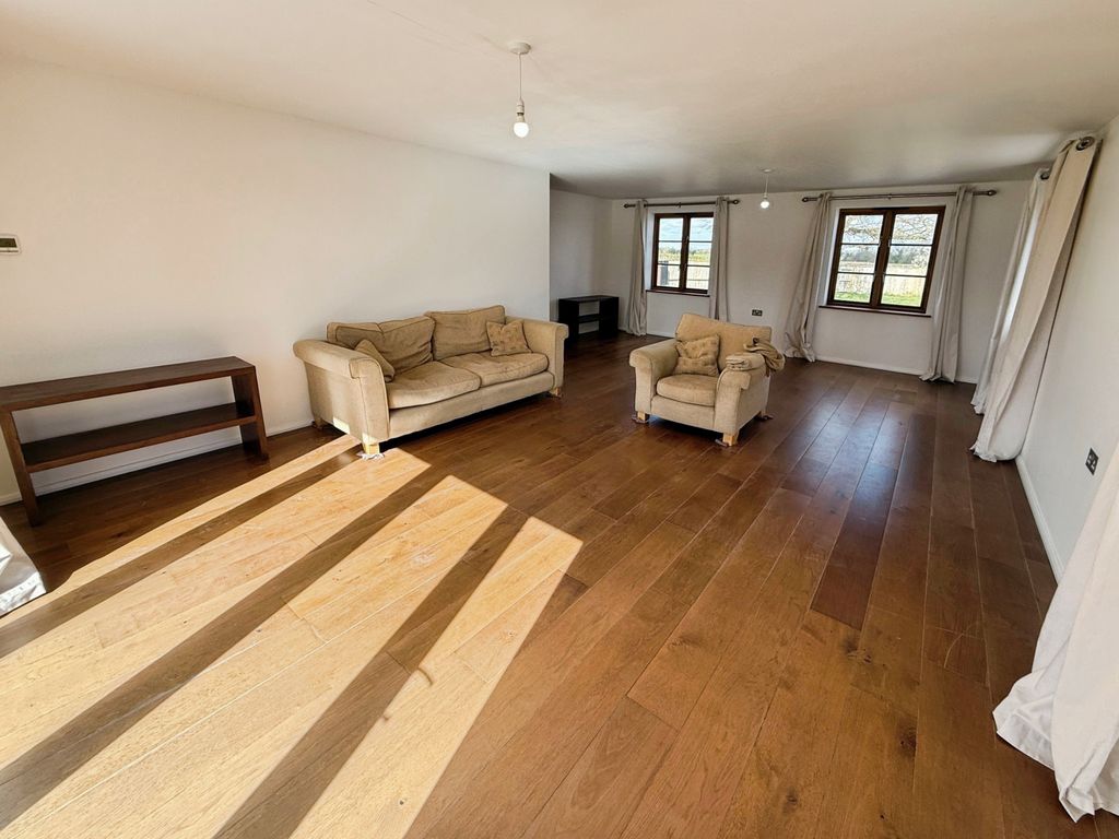 Property photo 3 of 26