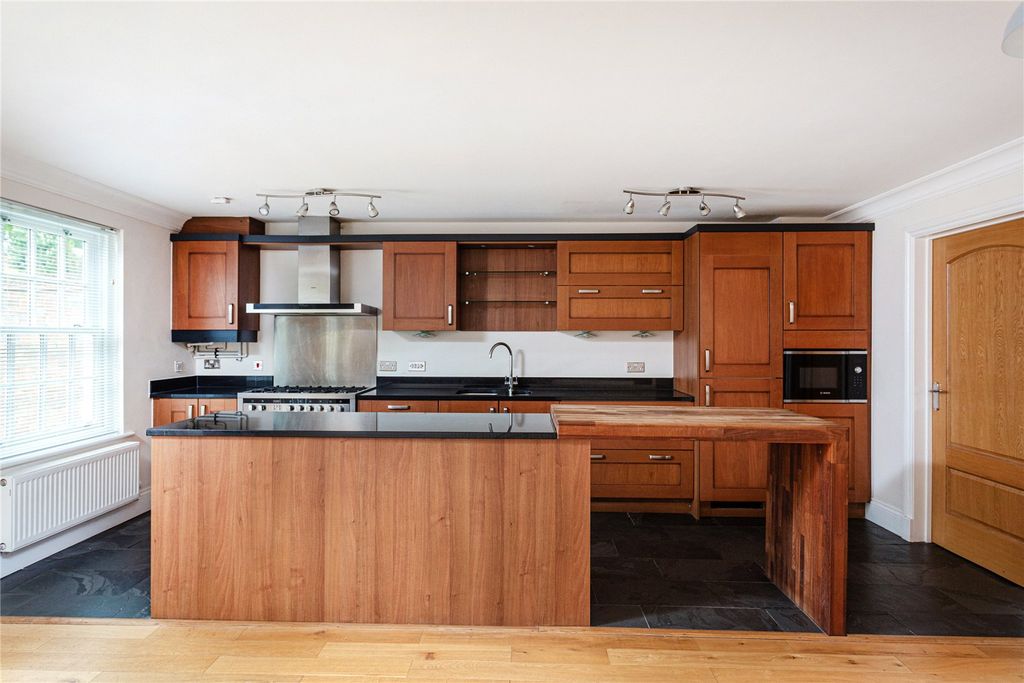 Property photo 3 of 16 Kitchen/Diner