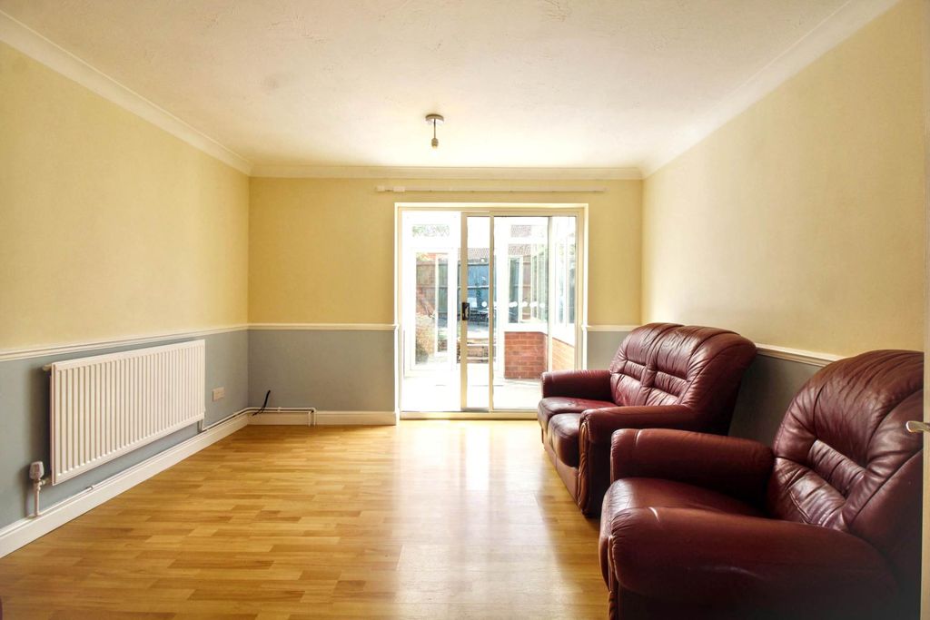 Property photo 3 of 12