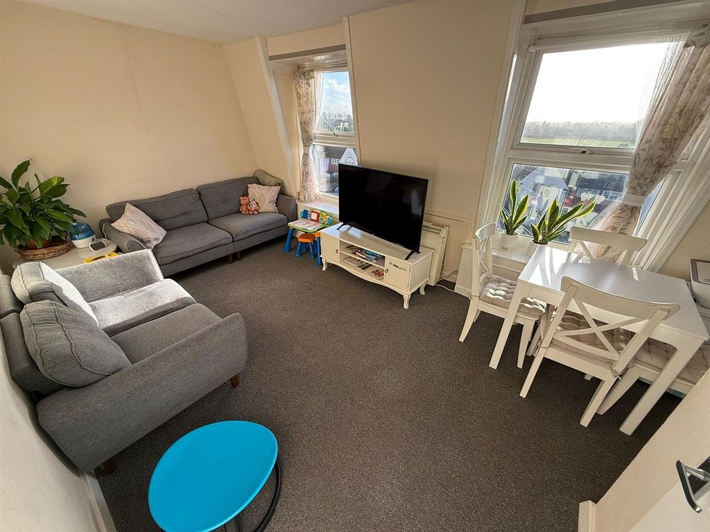 Property photo 2 of 8 6.Jpg