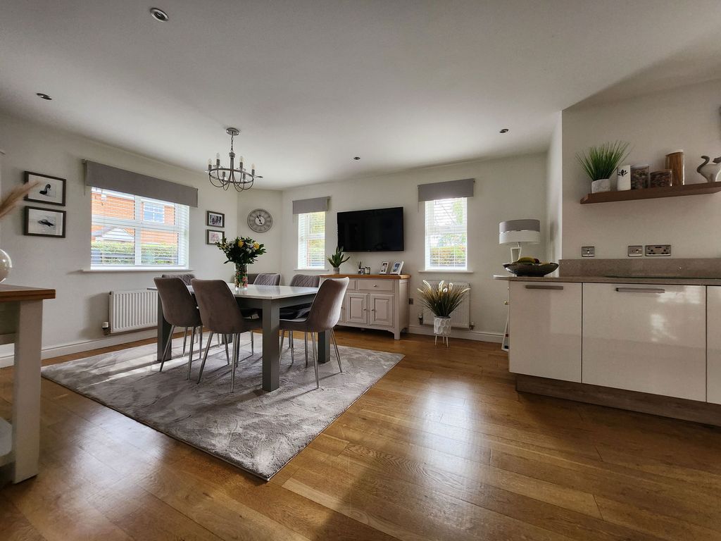 Property photo 3 of 33