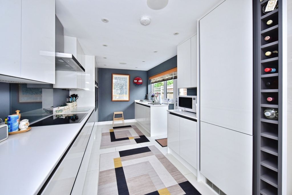 Property photo 2 of 24 Pbox-Img.Jpg