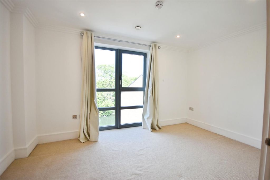 Additional image 12 of 3 bed flat for saleAdams Quarter, The Island TW8