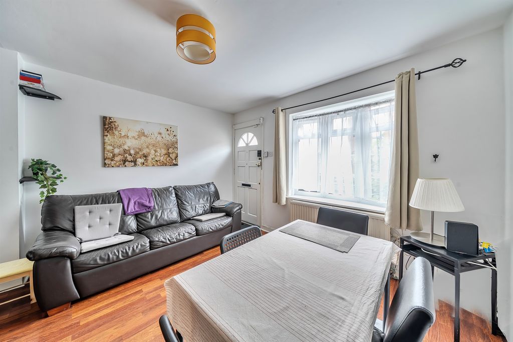 Property photo 3 of 9