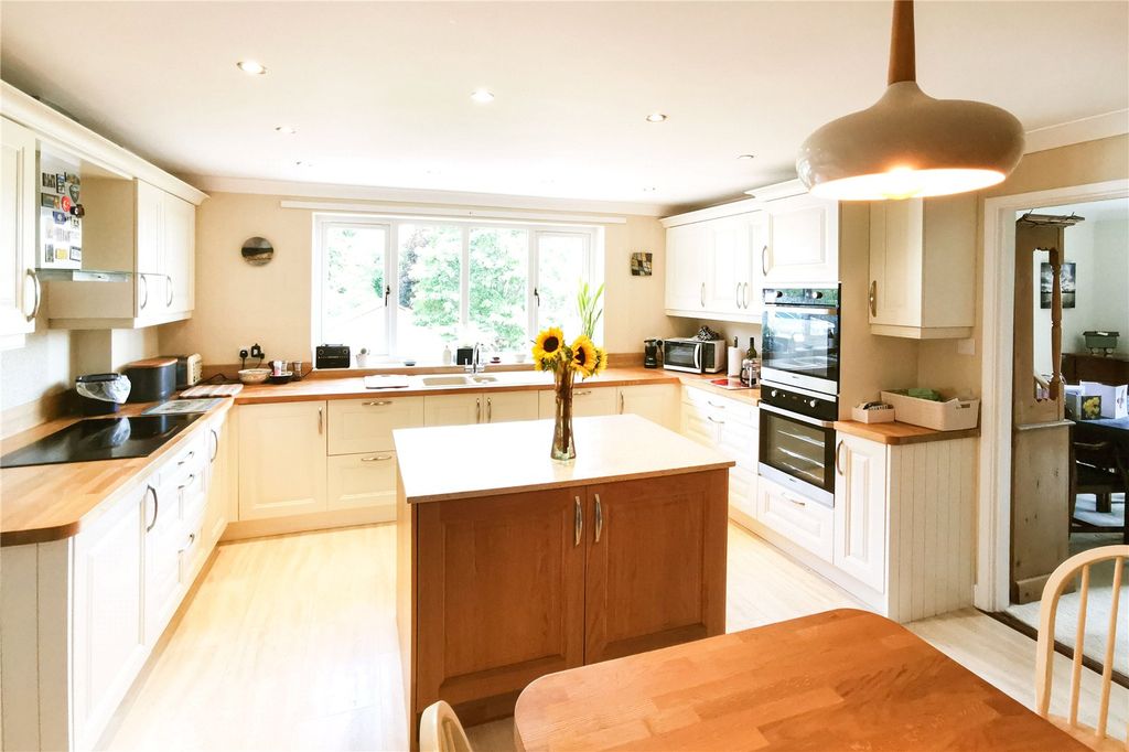 Property photo 2 of 22 Picture No. 25