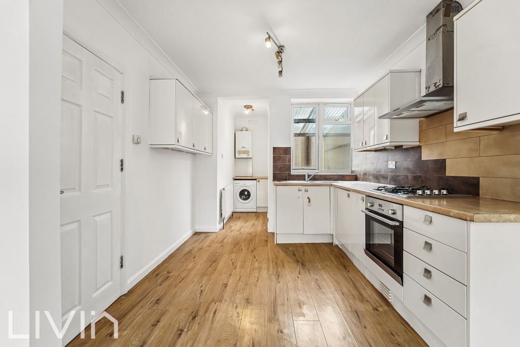 Property photo 1 of 8 Addington Road, 129B (8Of20)-5