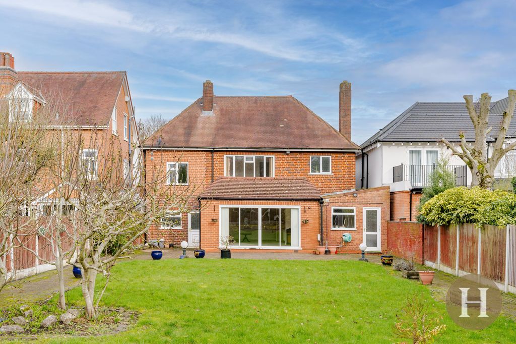 Property photo 2 of 40