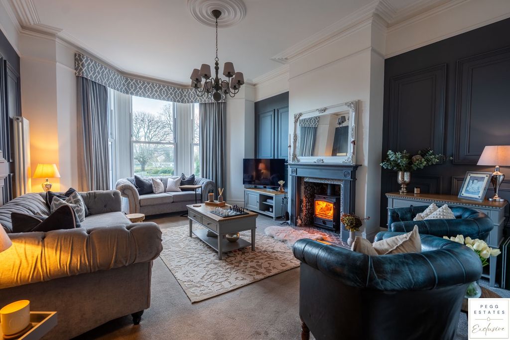 Property photo 3 of 41