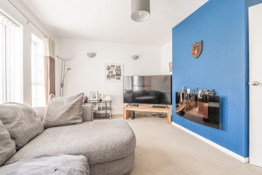 Property photo 3 of 15 5105543