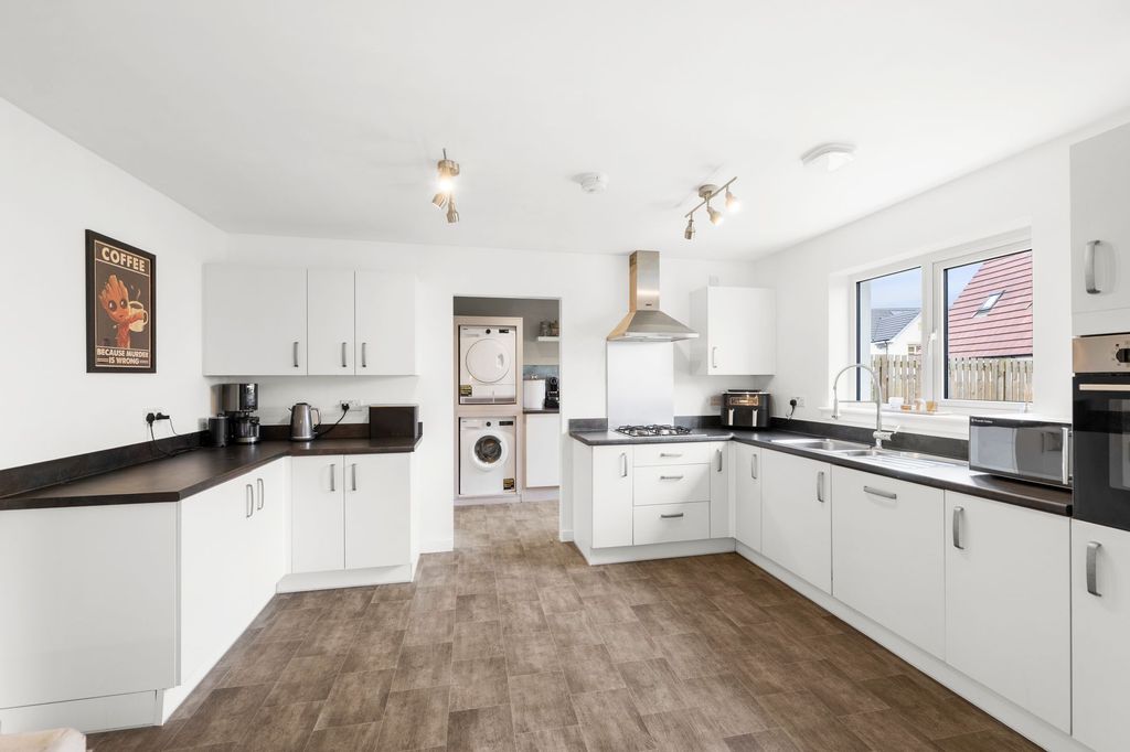 Additional image 8 of 4 bed detached house for saleEast Kip Walk, Livingston EH54