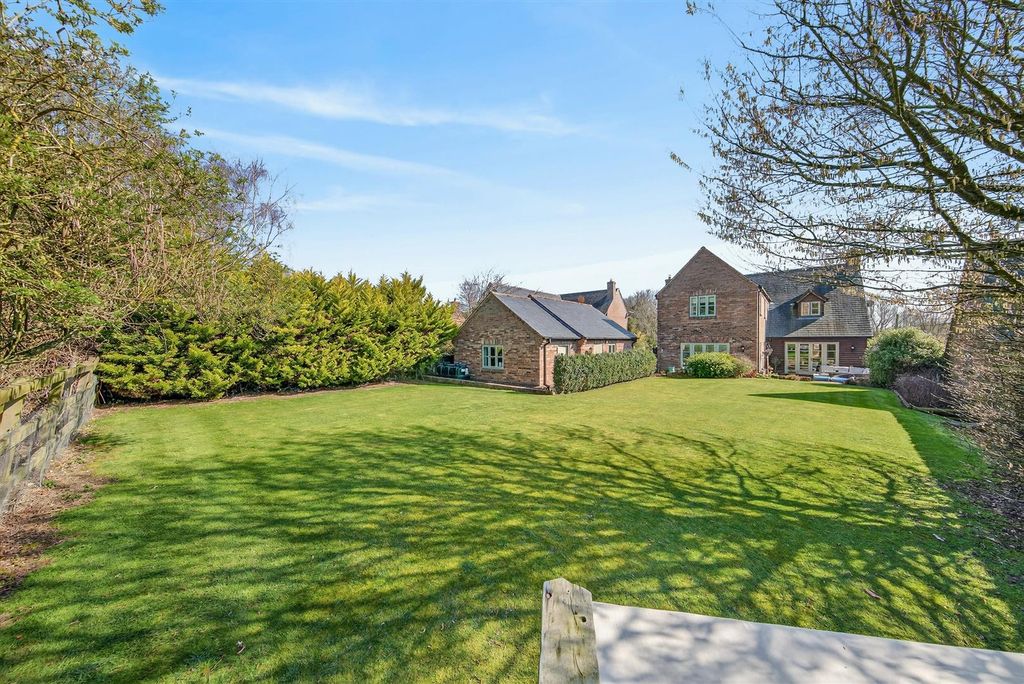 Property photo 2 of 47 Southviewcottageweb17.Jpg