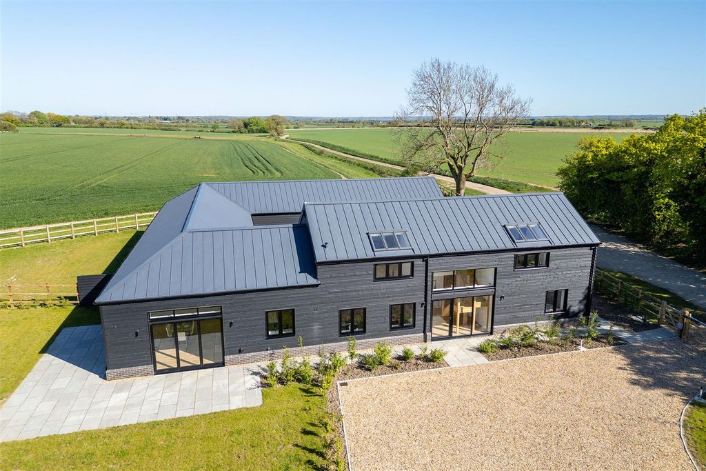 Property photo 2 of 26 260423 - 1 Crew Yard Barn, Begwary - 01.Jpg