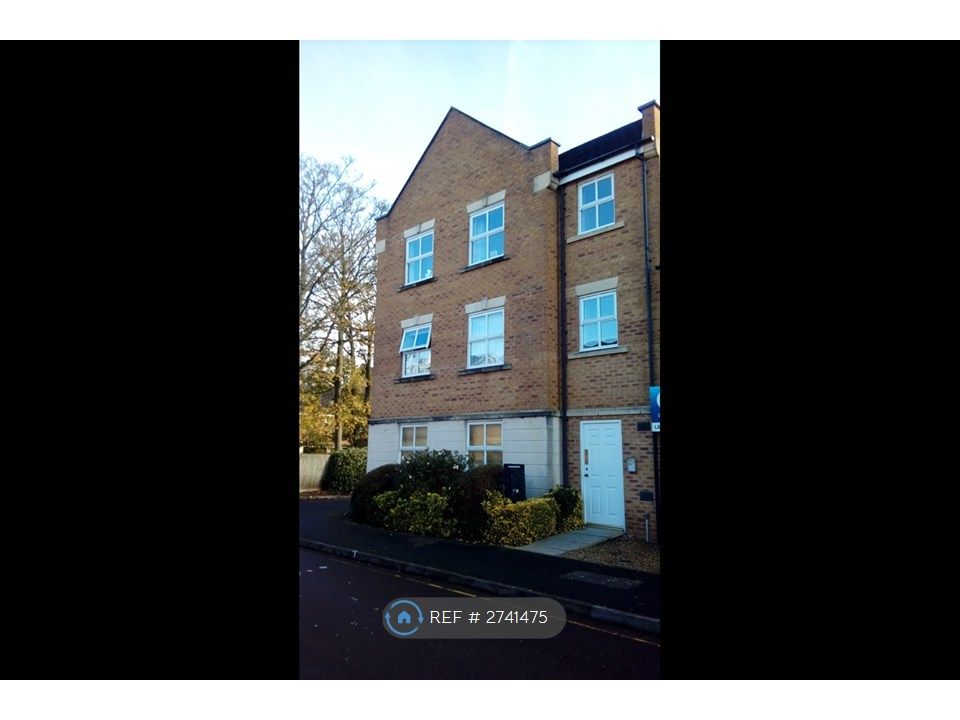 Property photo 1 of 8 Middle Floor Flat